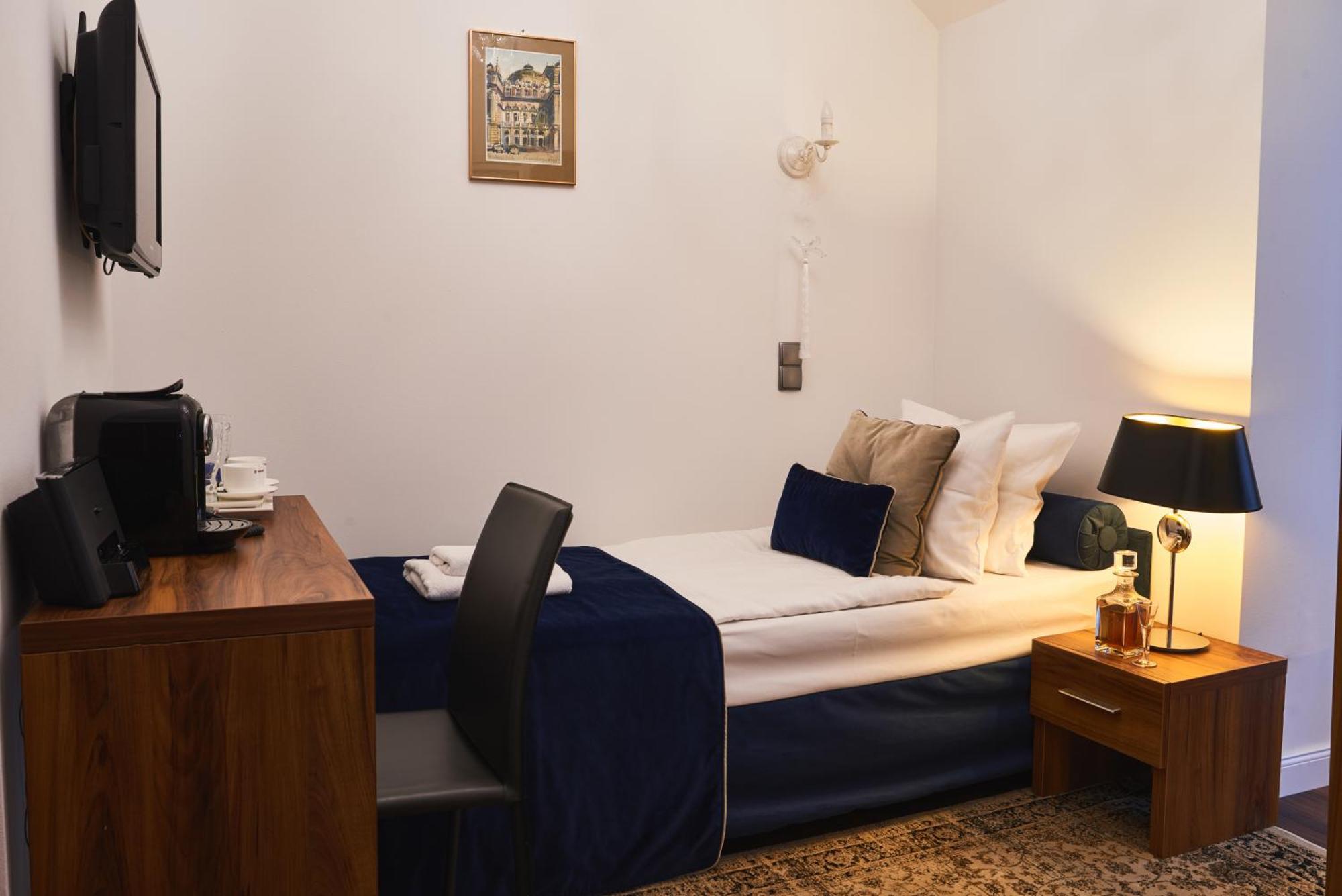 Deluxe Single Room