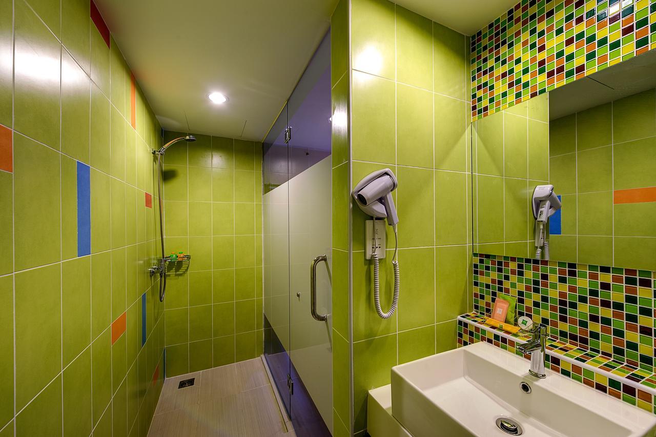 Standard Queen Room
