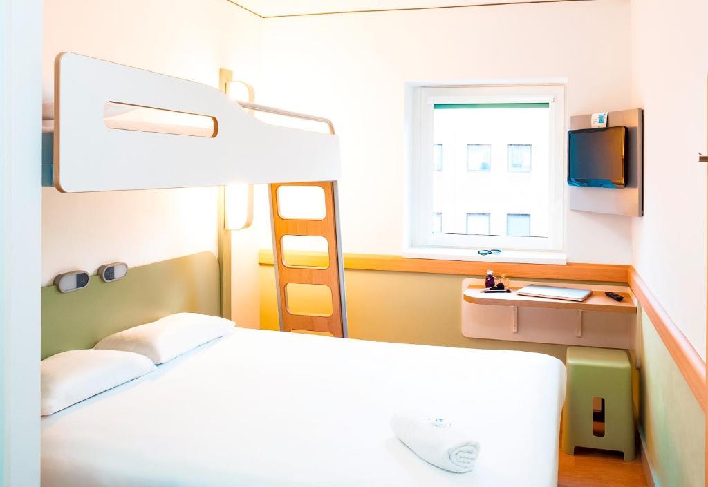 Triple Room with One Double Bed and One Bunk Bed