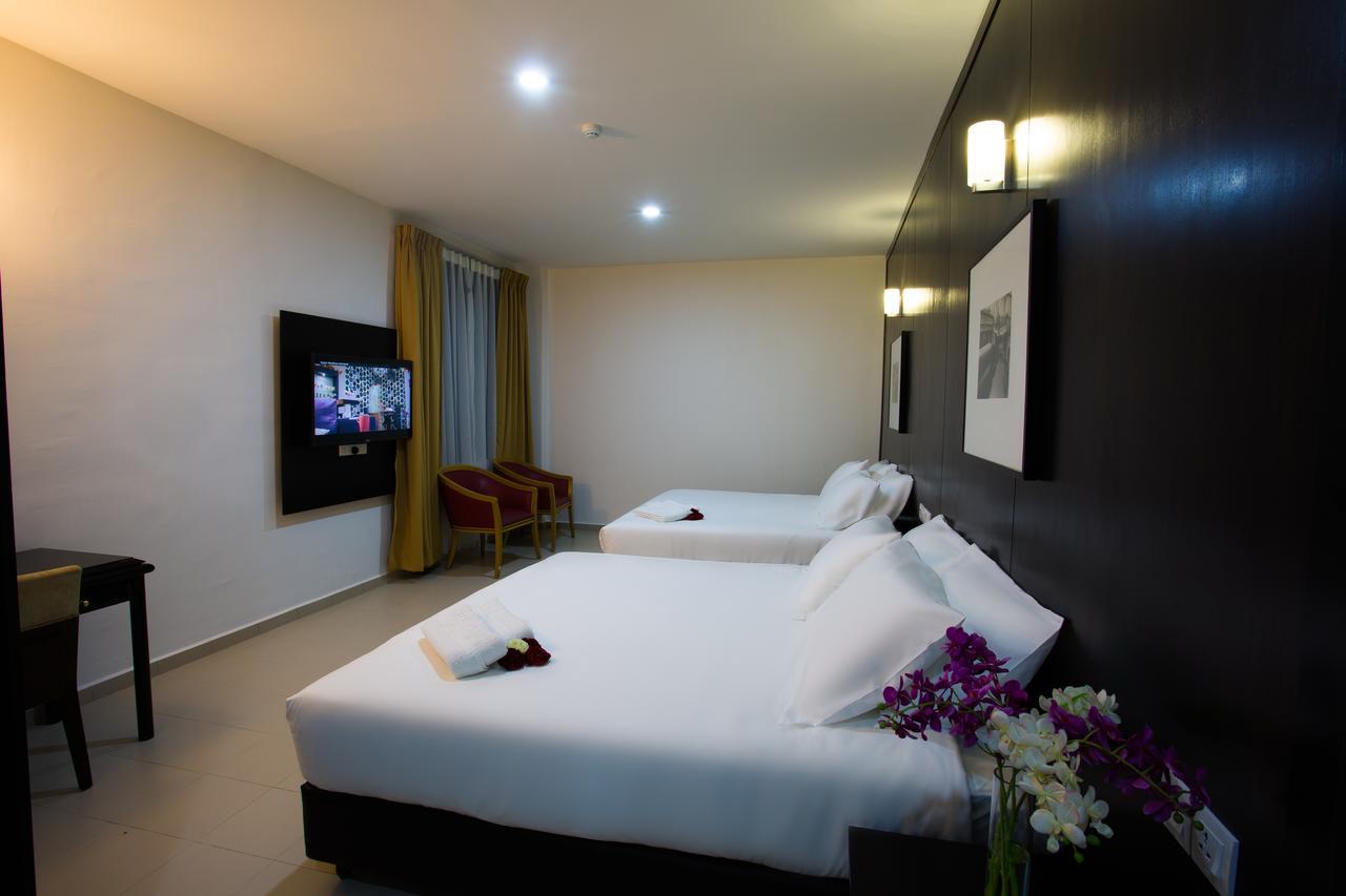 Deluxe Family Room