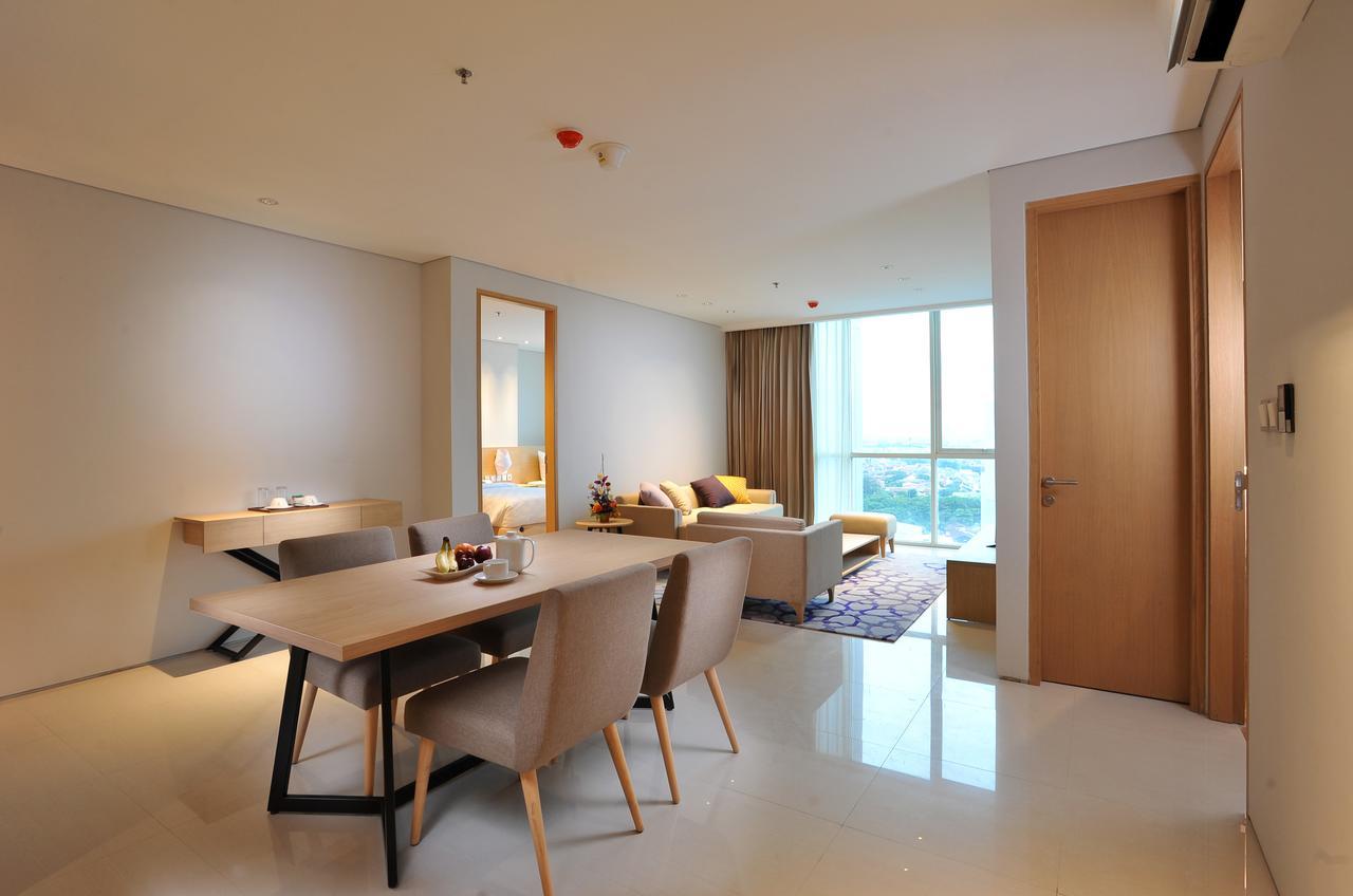Marvelous Room