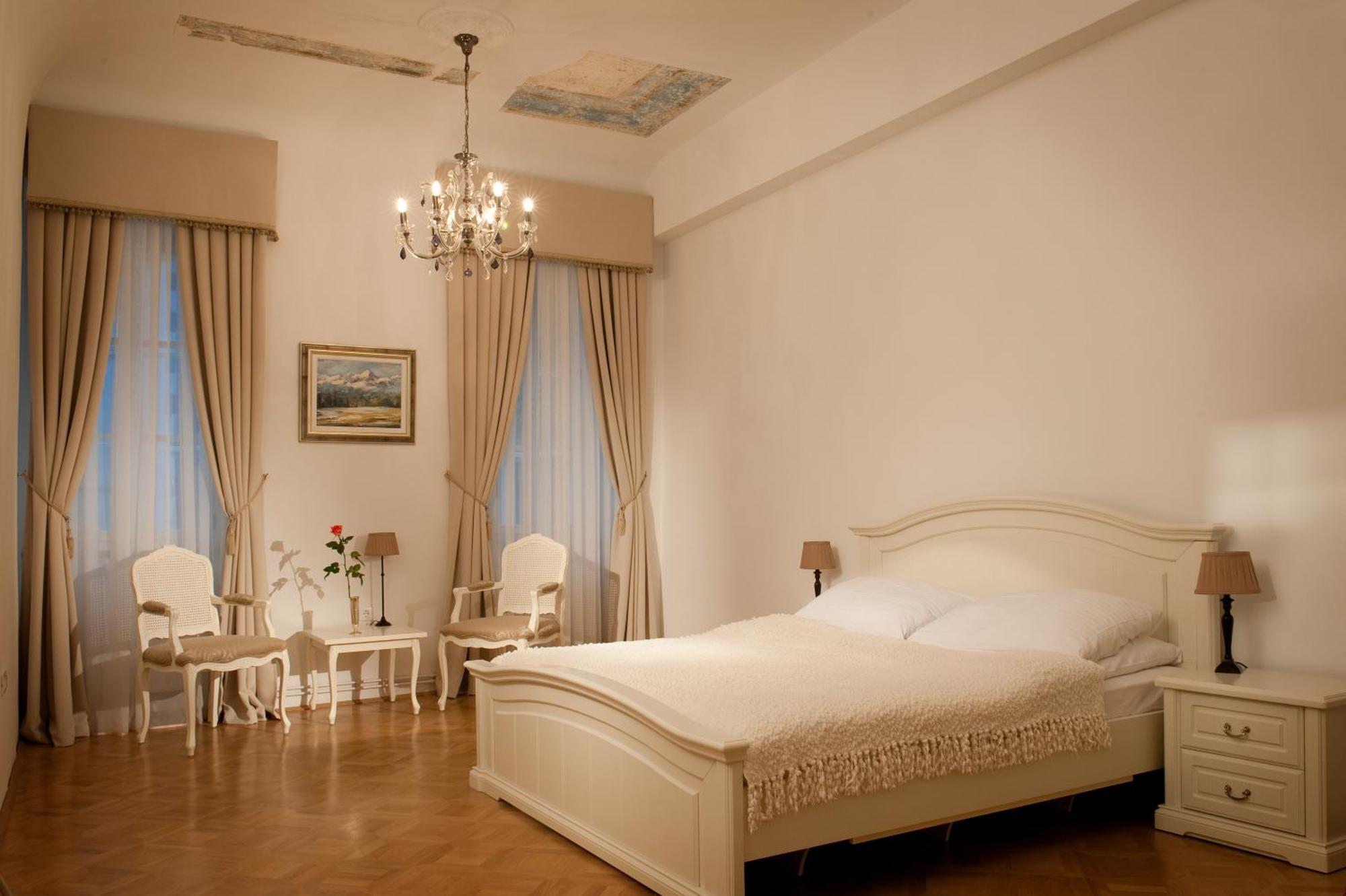 Family Apartment (2 Adults + 4 Children)