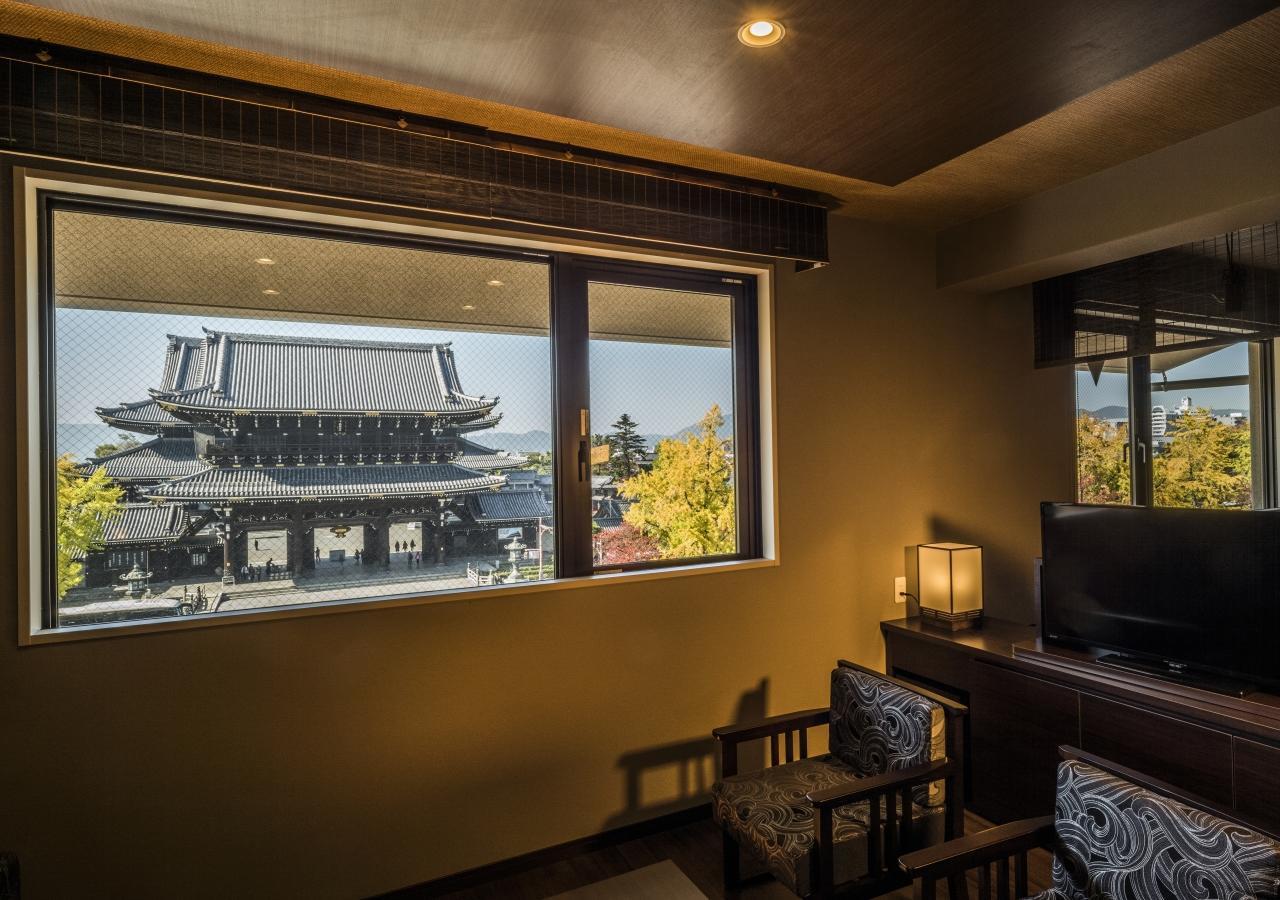 Family Suite with Temple View