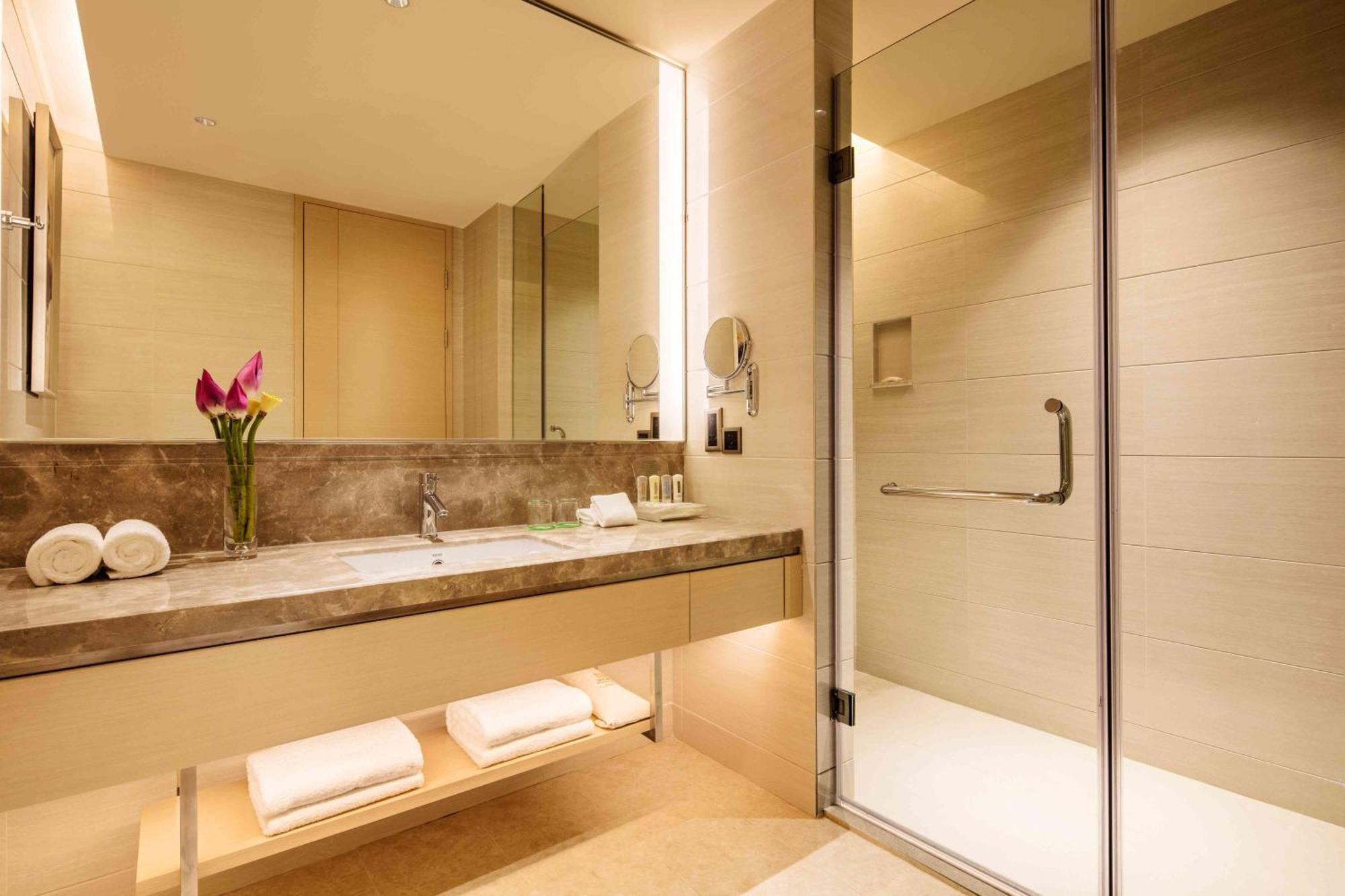 High Floor Standard Twin Room
