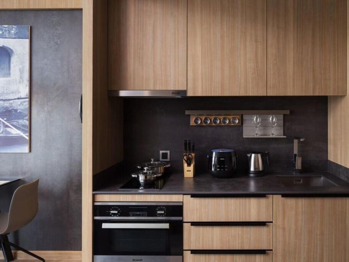 Three-Bedrooms Royal Suite - Free Mini-bar