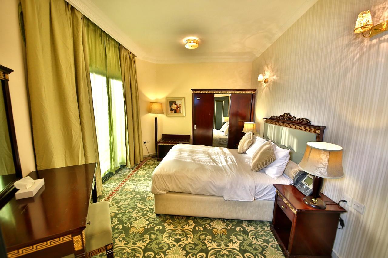 Deluxe One-Bedroom Apartment - King Bed