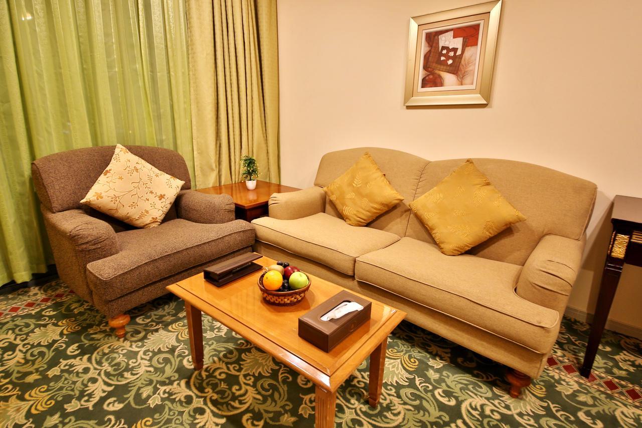 Deluxe One Bedroom Apartment -Twin Beds