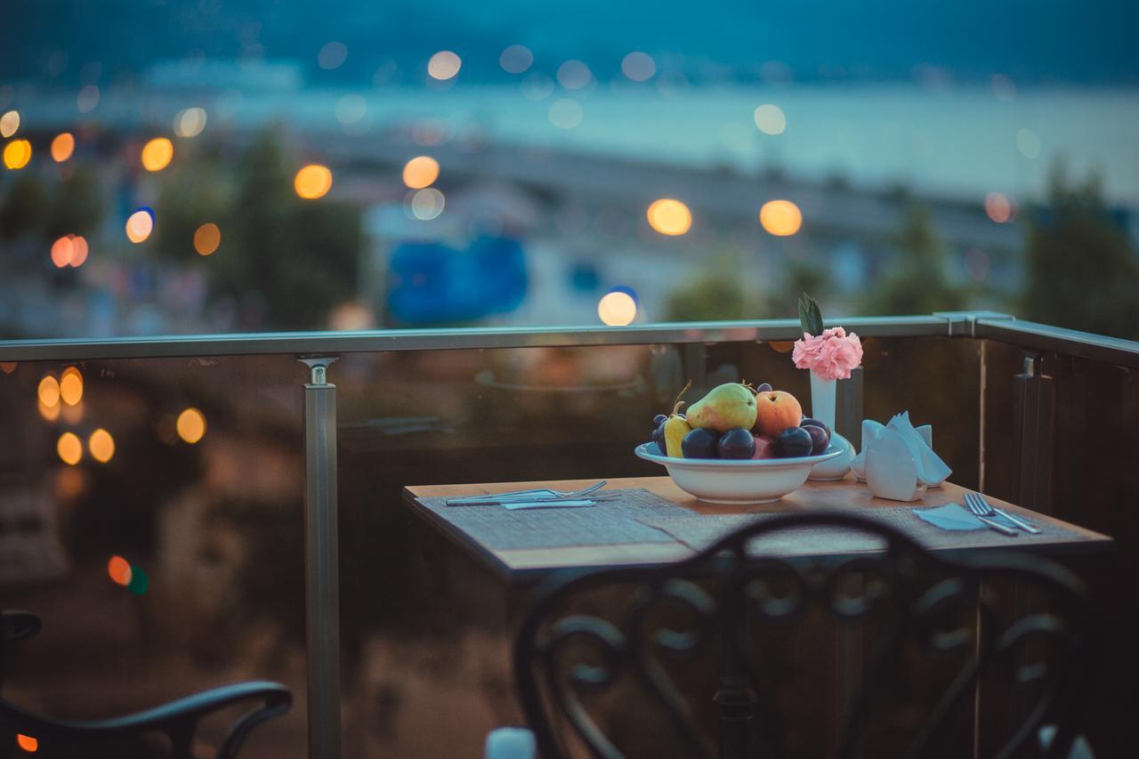 Double Room with Balcony and Sea View