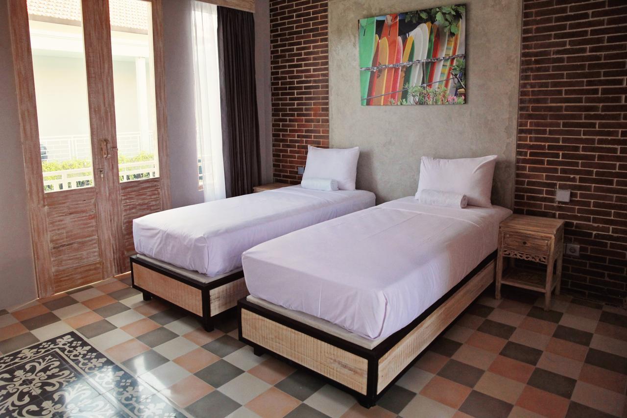 Twin Room with Pool View