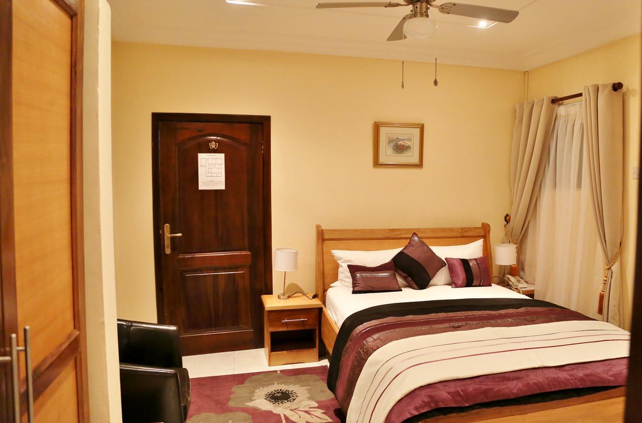 Standard Queen Room