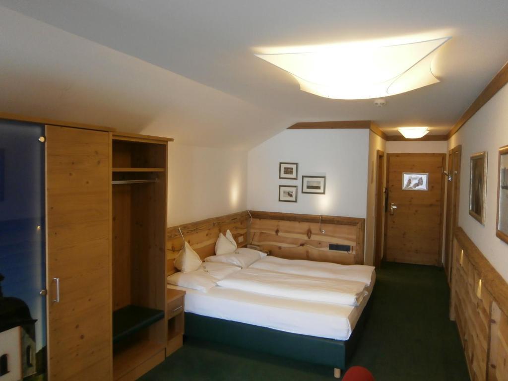 Deluxe Double Room max. 3 Pax
