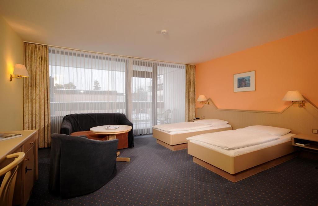 Standard Zweibettzimmer Haupthaus - Standard twin room (main building)