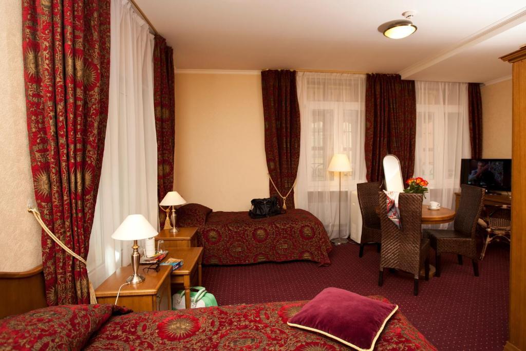 Triple Room