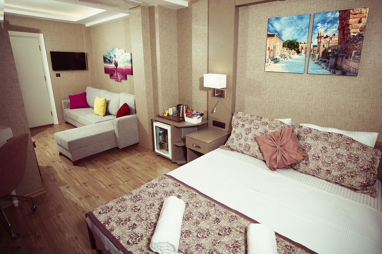 Deluxe Family Room