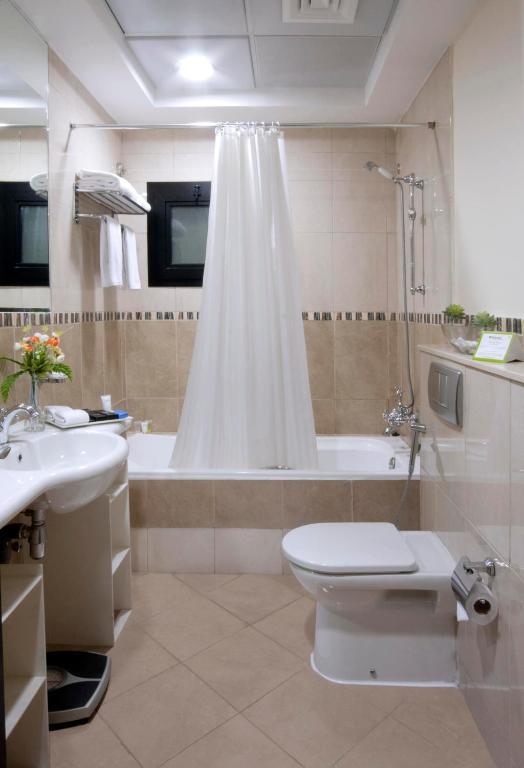 Deluxe Two-Bedroom Apartment (4 Adults)