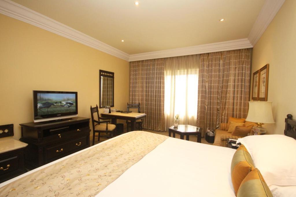 Deluxe Room Various View  King Bed