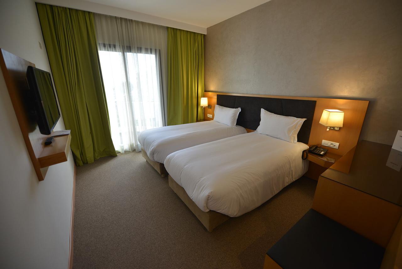 Triple Room with City View