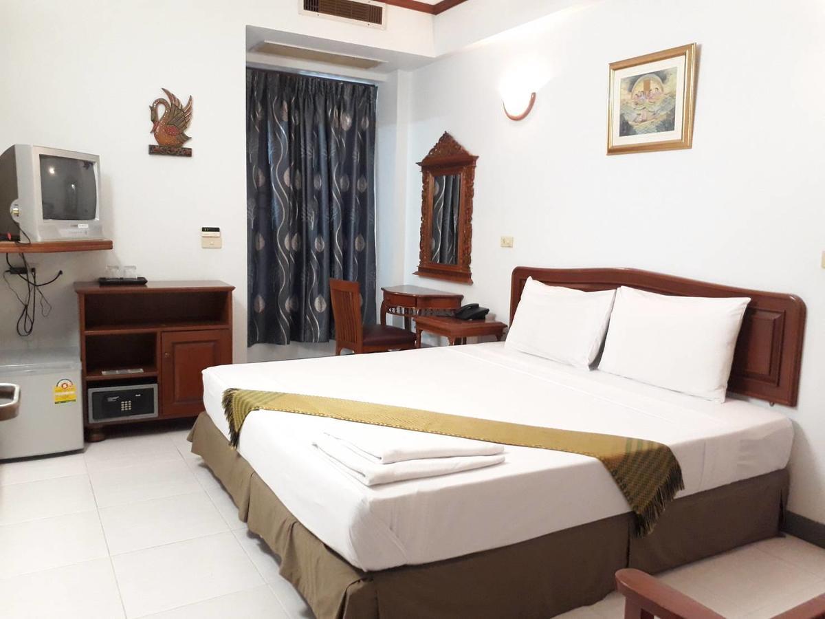 Standard Double Room - Free Early Check-in at 8.00 AM.
