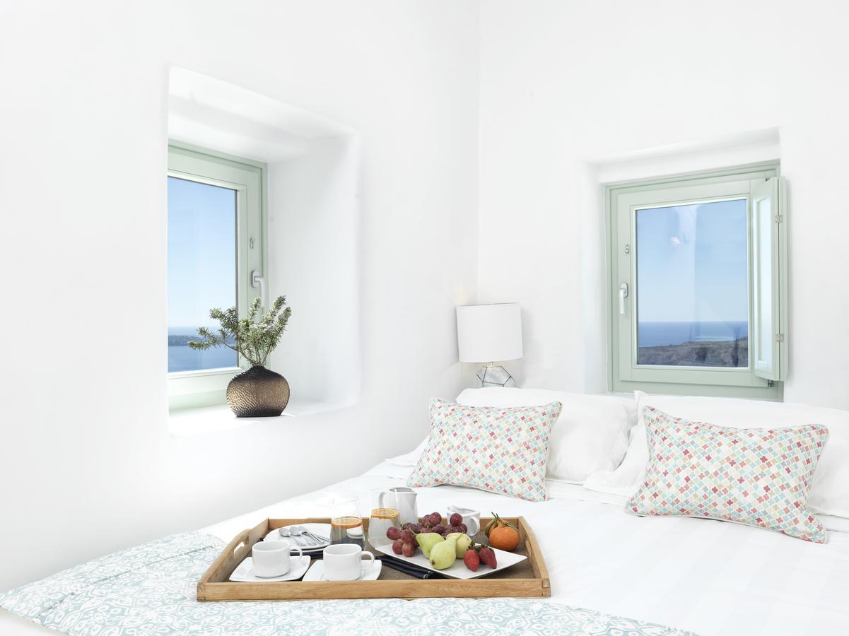 Junior Suite with Hot Tub and Caldera View