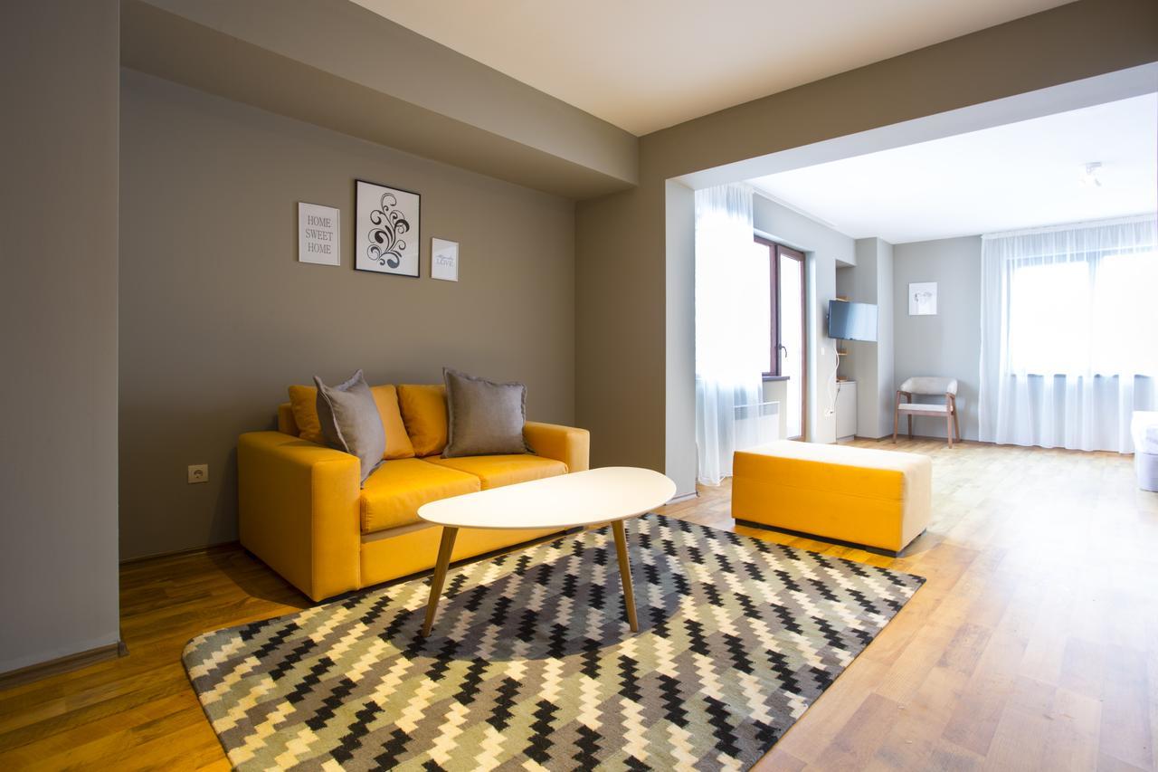 Studio (3 Adults)
