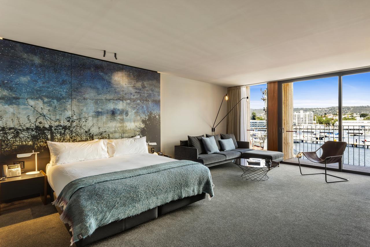 Superior Waterfront Room