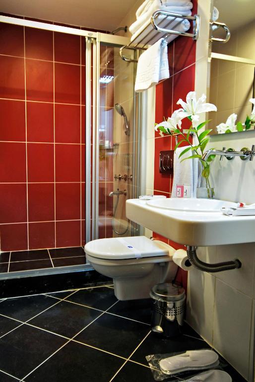 Standard Double or Twin Room- No View
