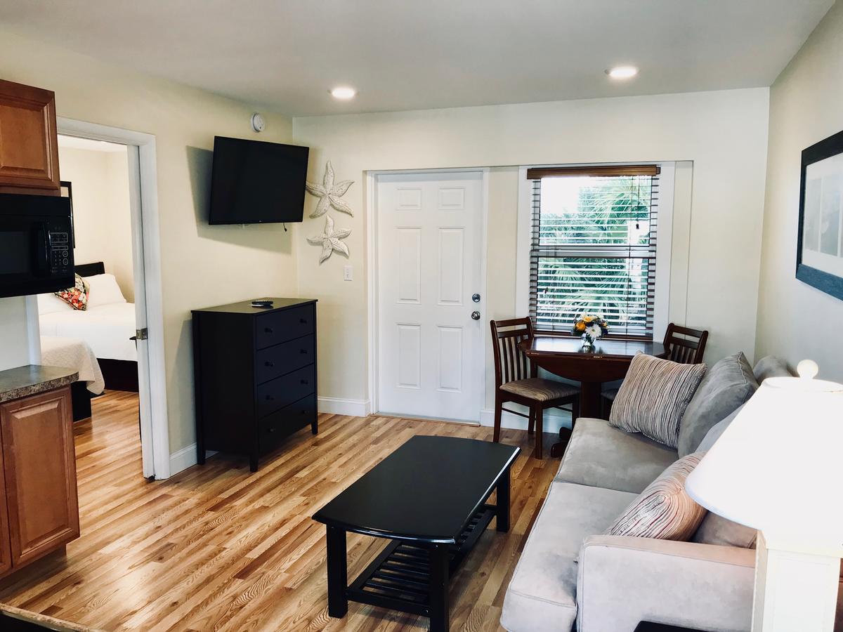 Deluxe Suite With Sleeper Sofa