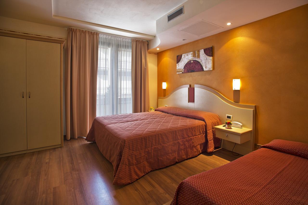 Triple Room with Lake View