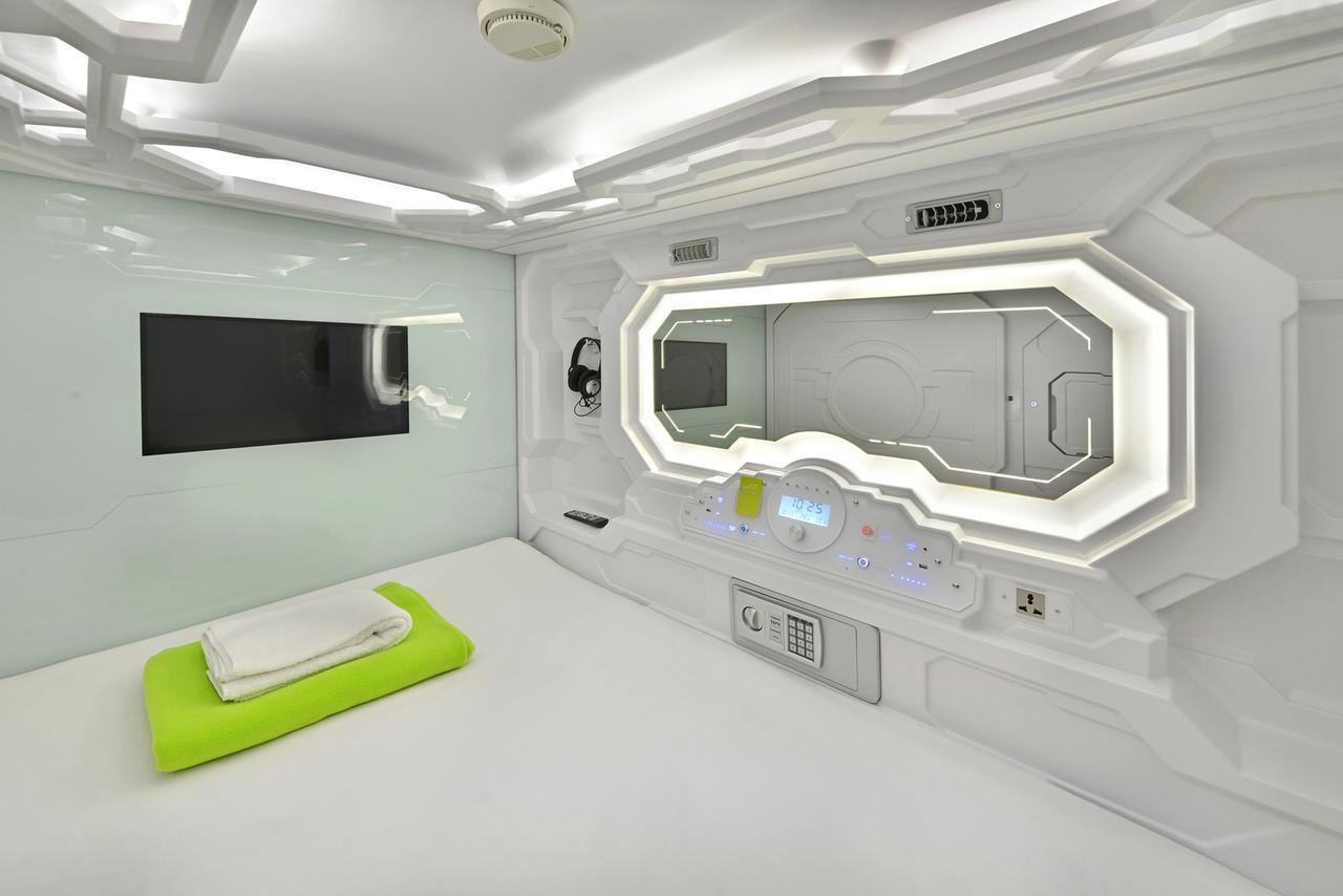 Bunk Bed in Mixed Dormitory Room