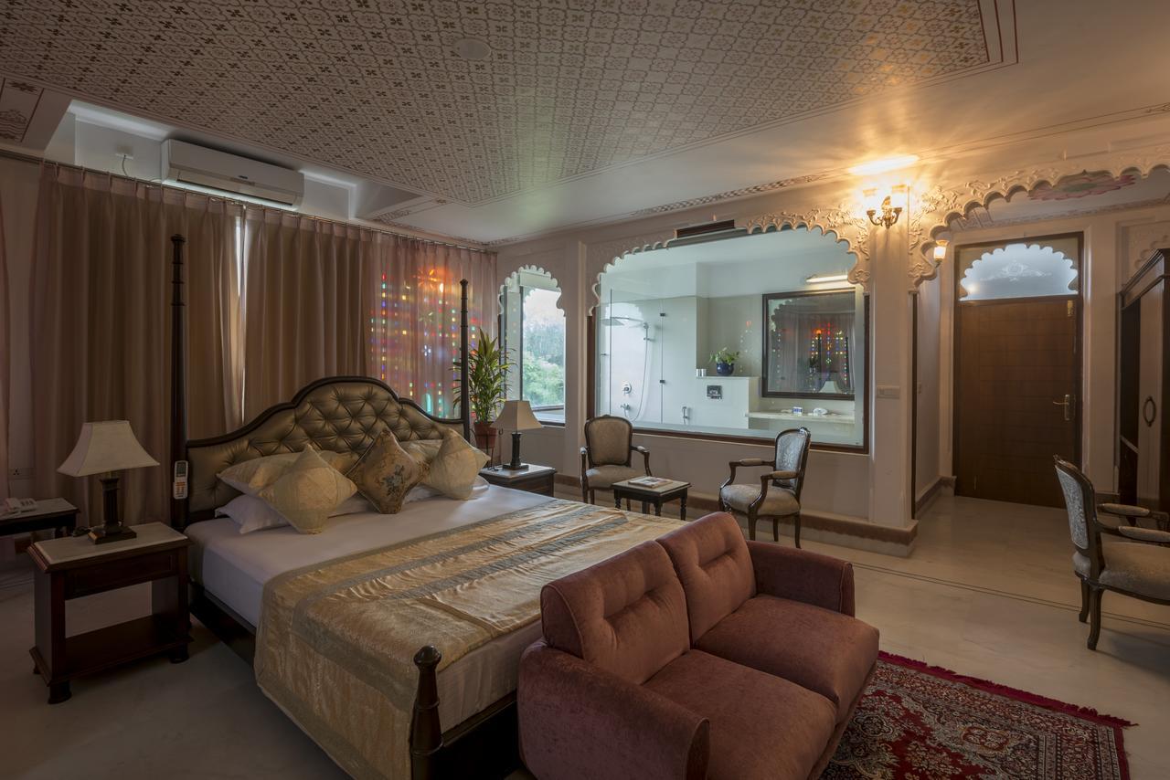 Luxury Lake View Suite