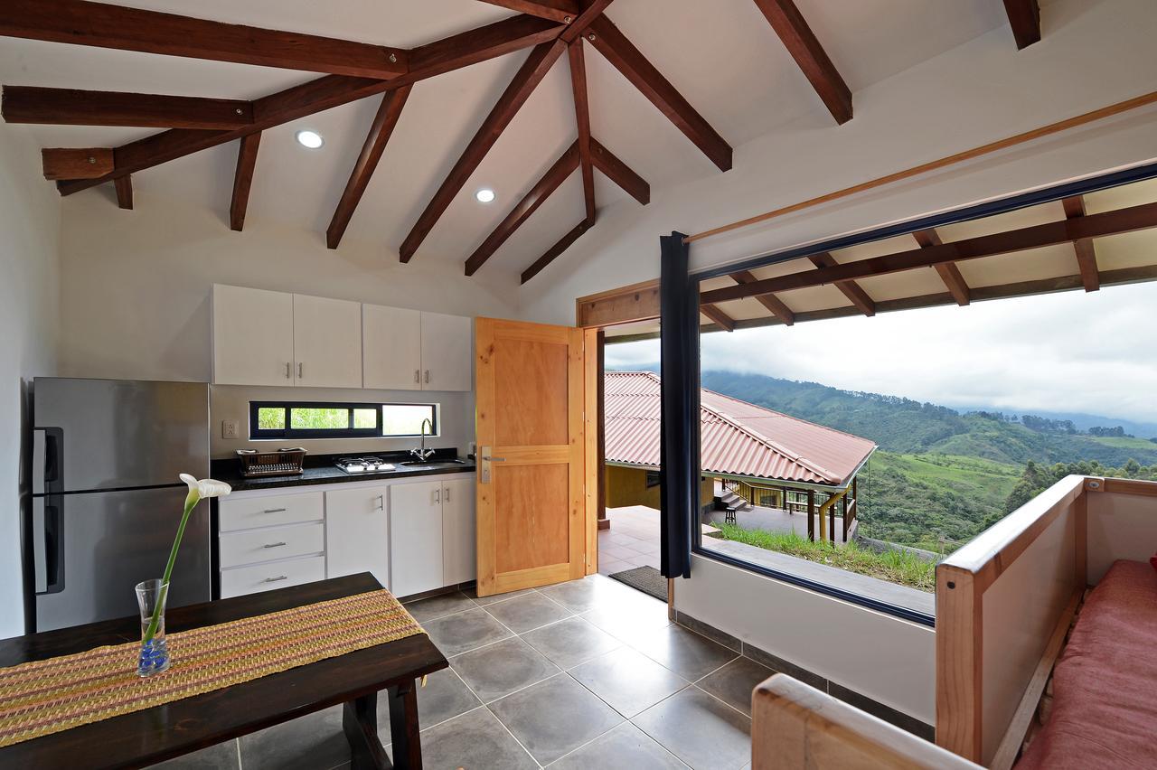Apartment with Mountain View