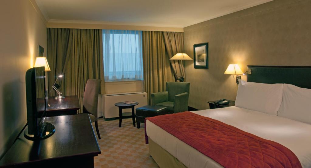 Standard King Room Non-Smoking