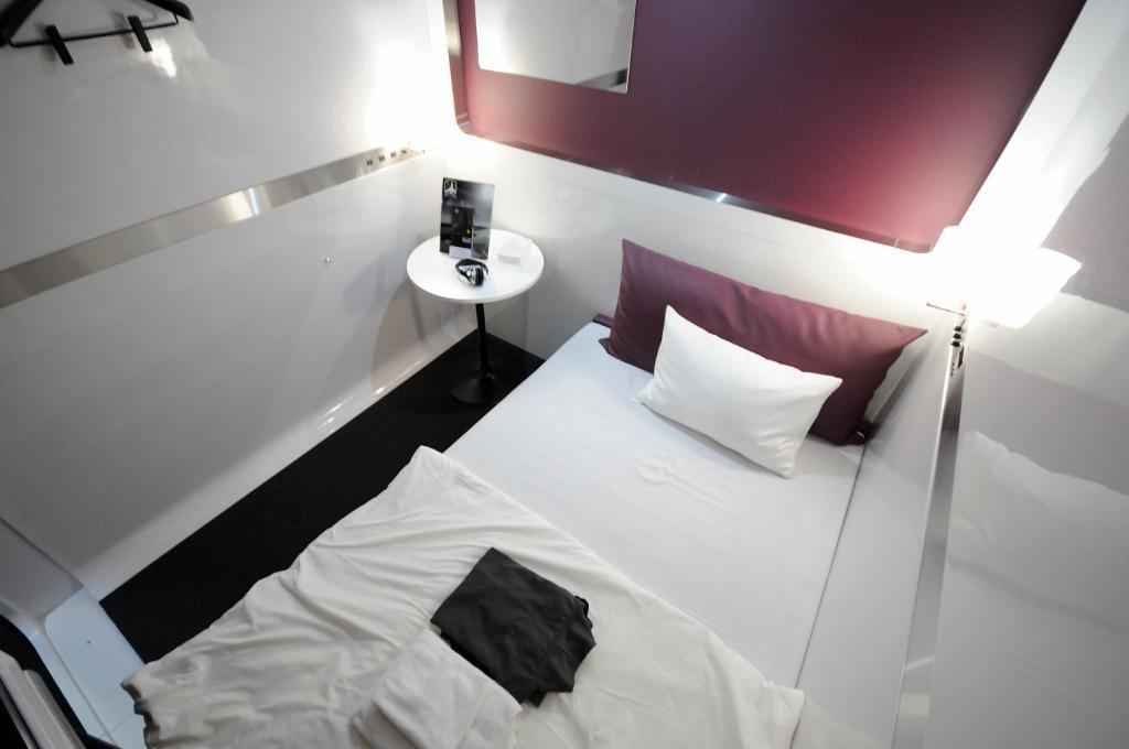 First Class Cabin - Female Only - Non-Smoking