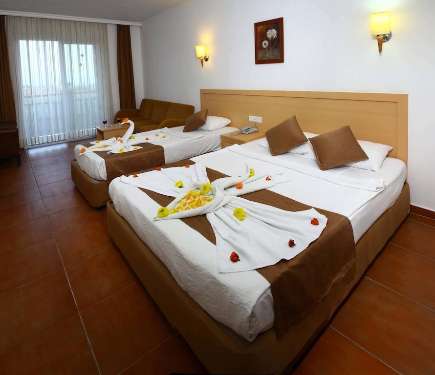 Large Double or Twin Room