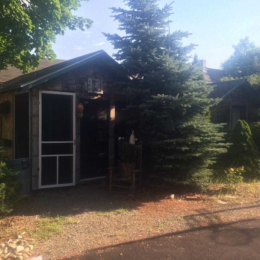 One-Bedroom Bungalow