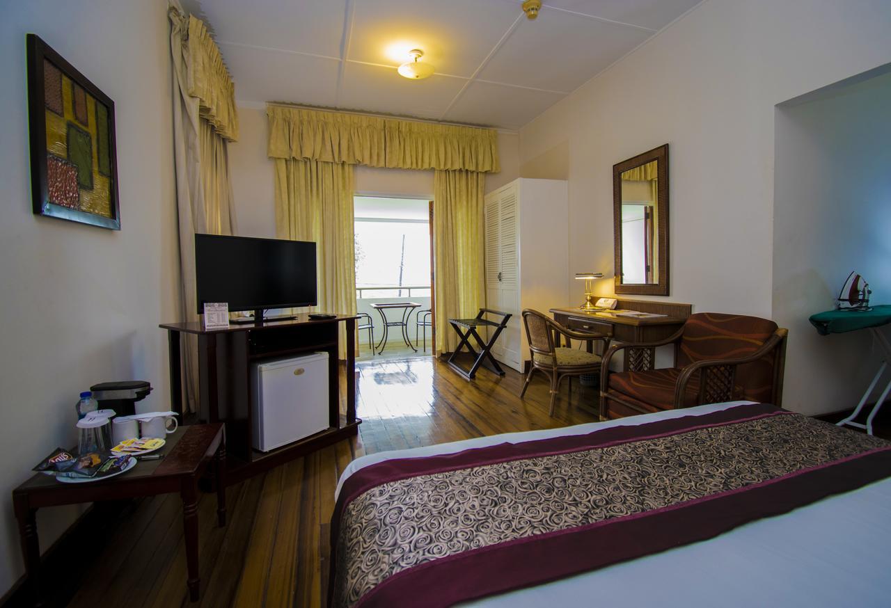Standard Queen Room