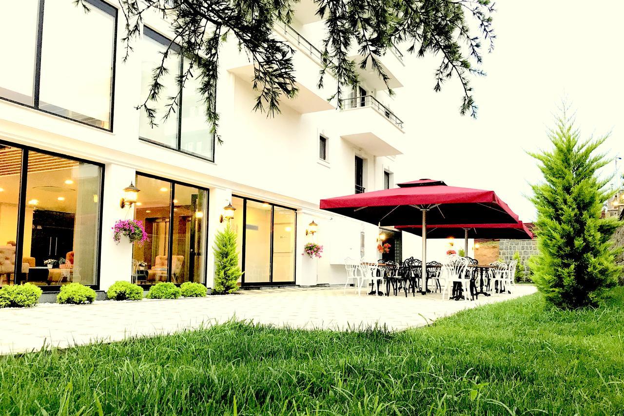 Triple Room with Garden View