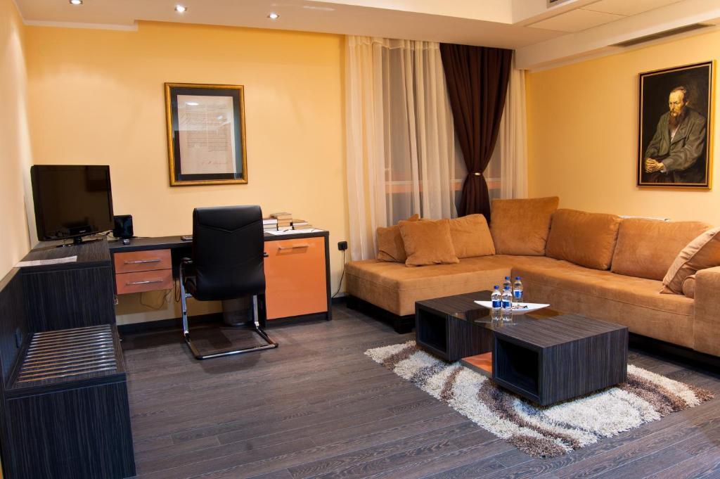 Suite with Balcony (4 Adults)