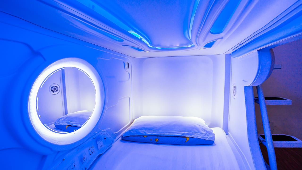 Single Space Pod in Mixed Dormitory