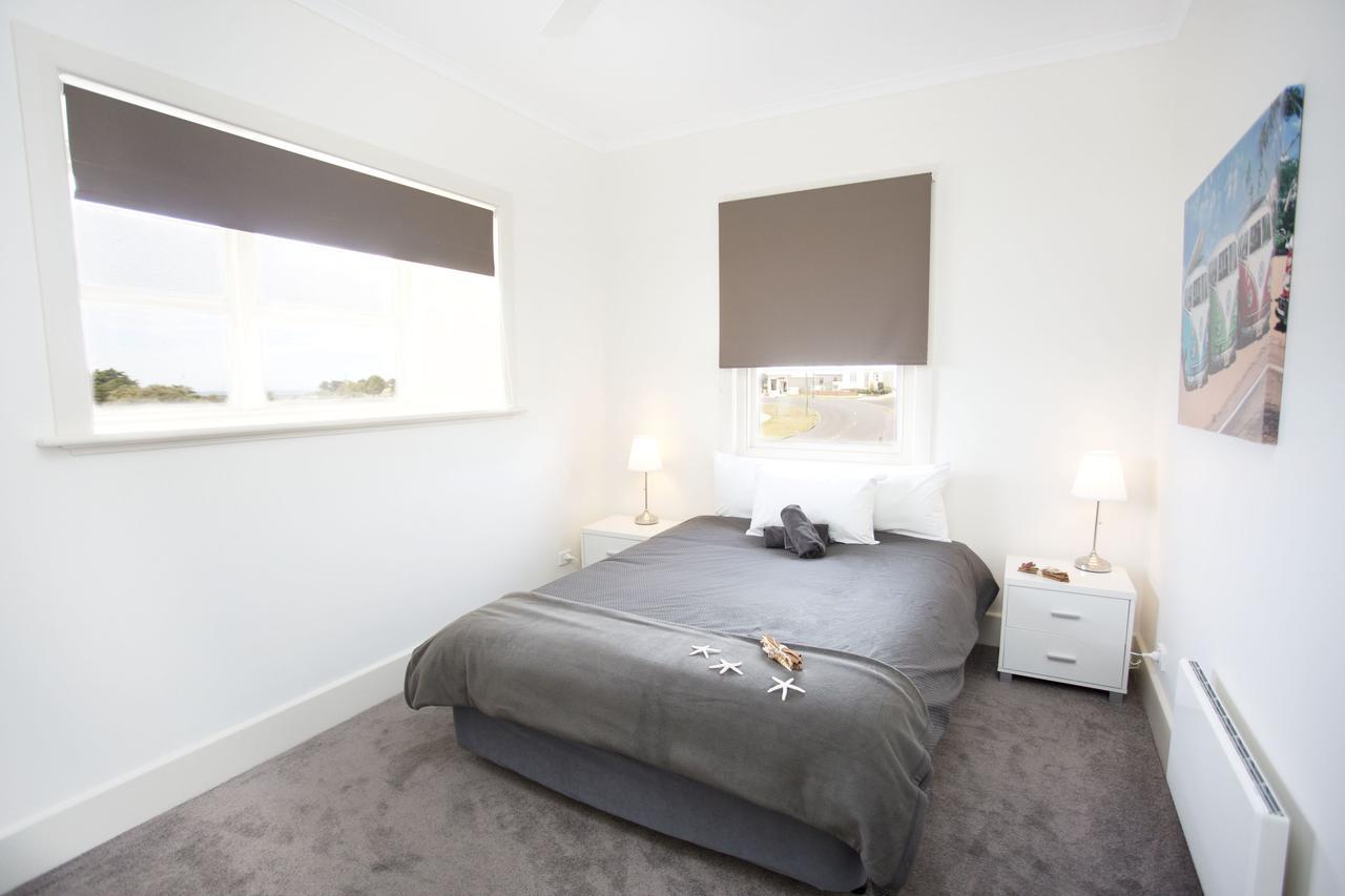 Queen Room - Shared Bathroom