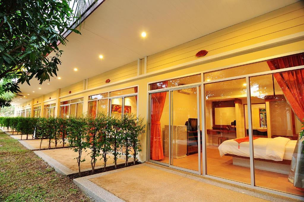 Superior garden view
