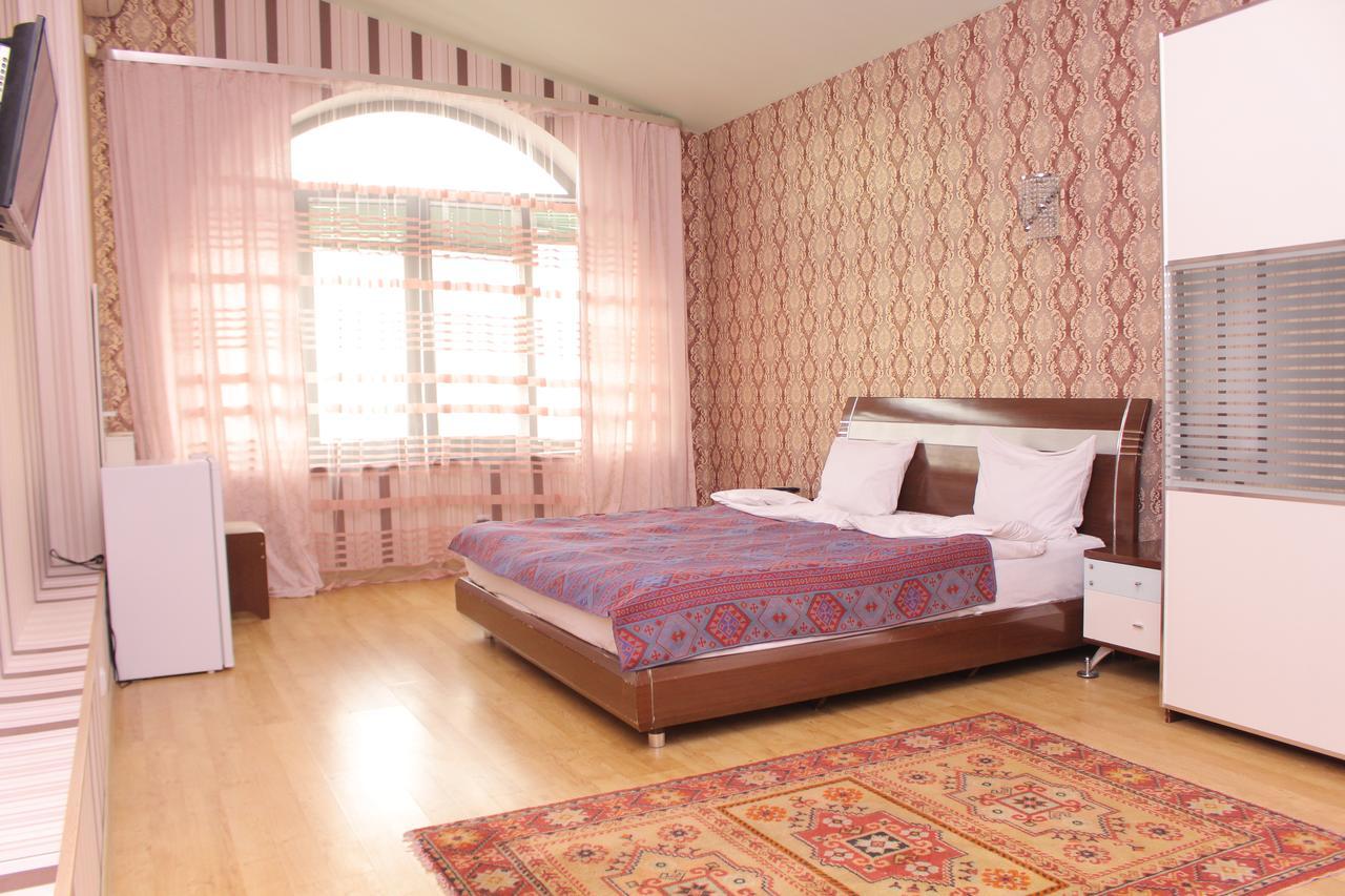 Deluxe Double Room with Shower