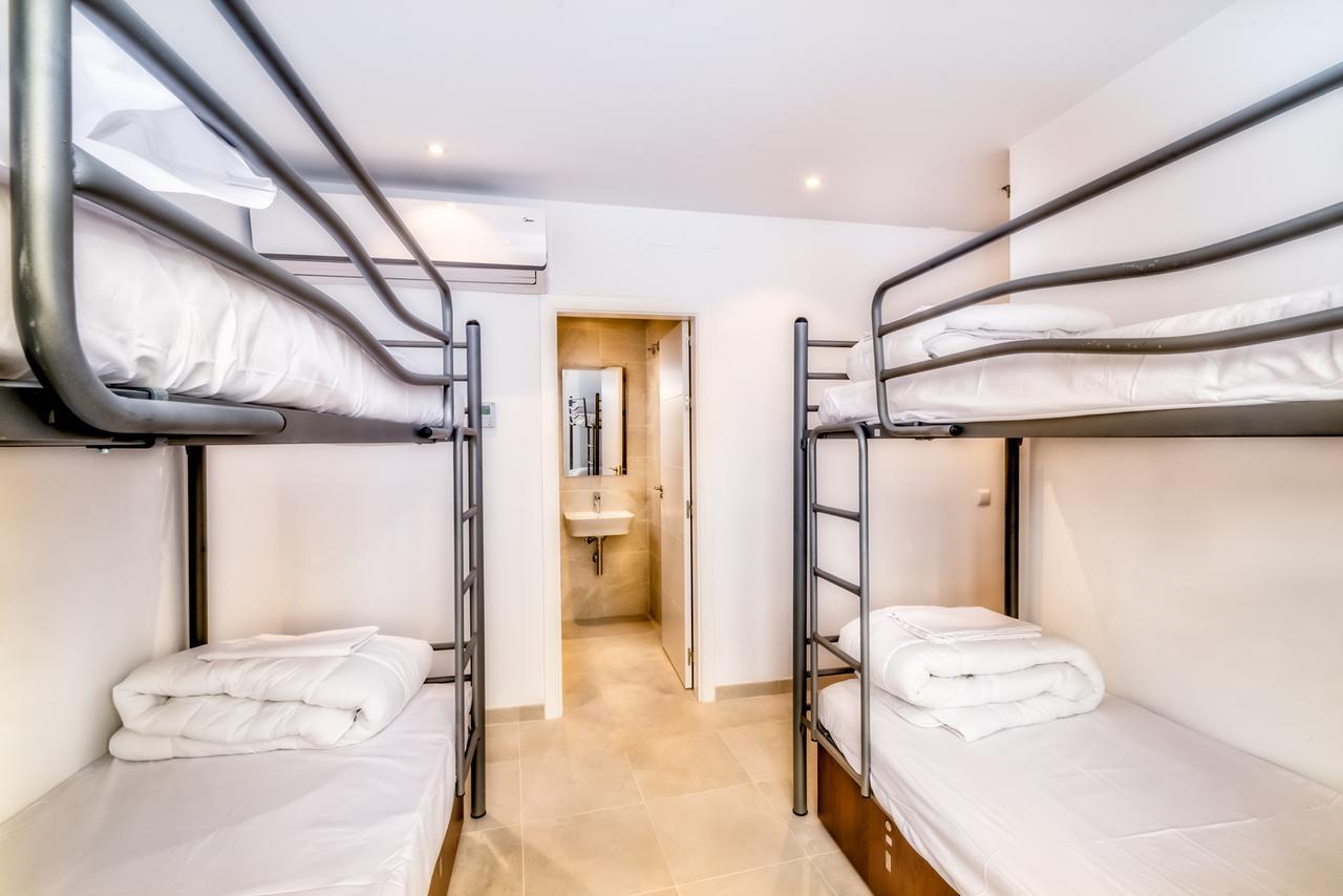 Quadruple Room with Bathroom