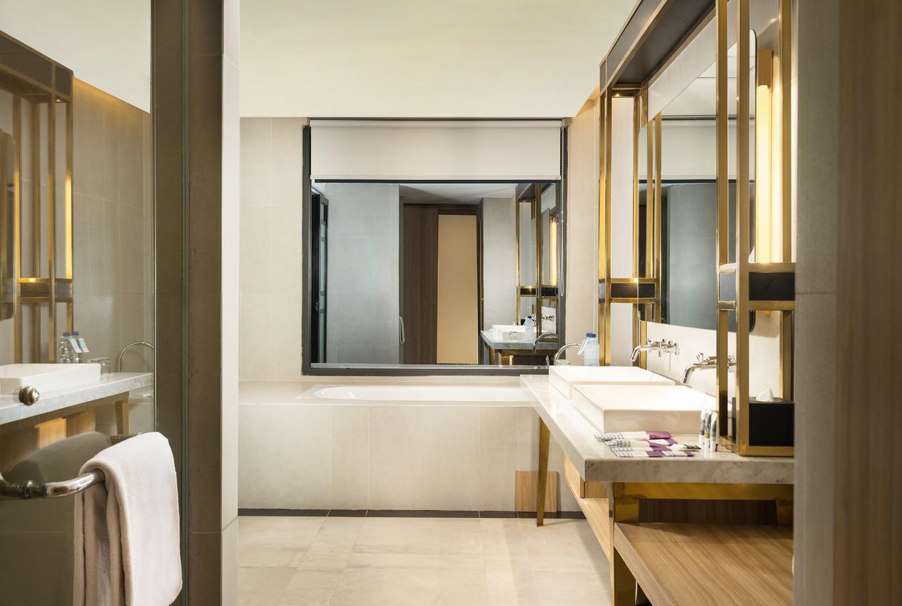 Executive Queen Suite
