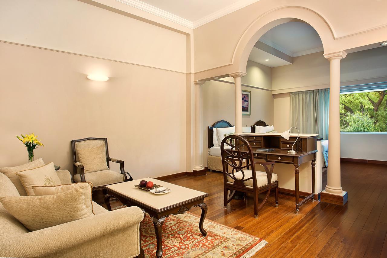 Grand Luxury Twin Bed Room