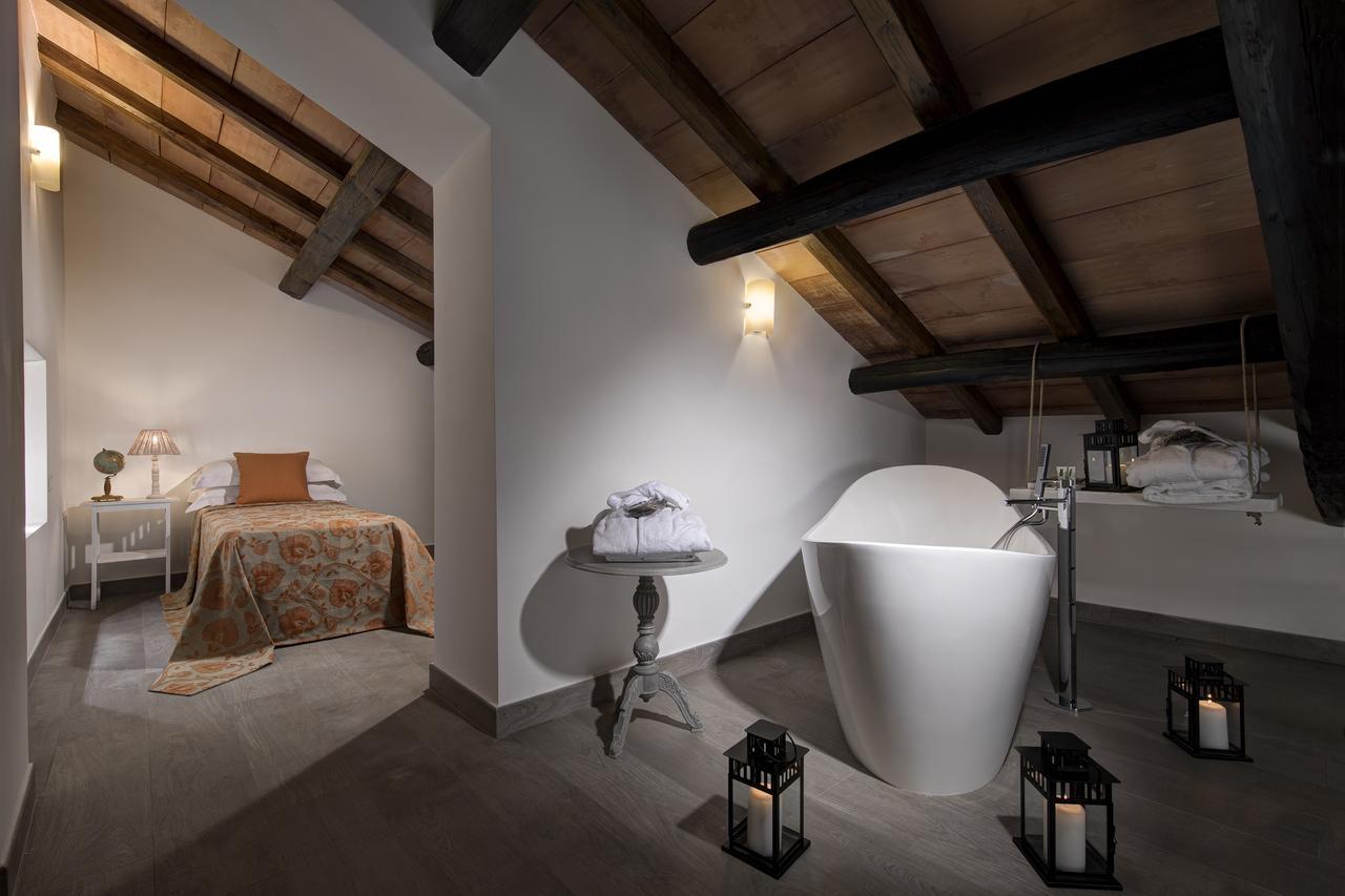Comfort Deluxe Double or Twin Room