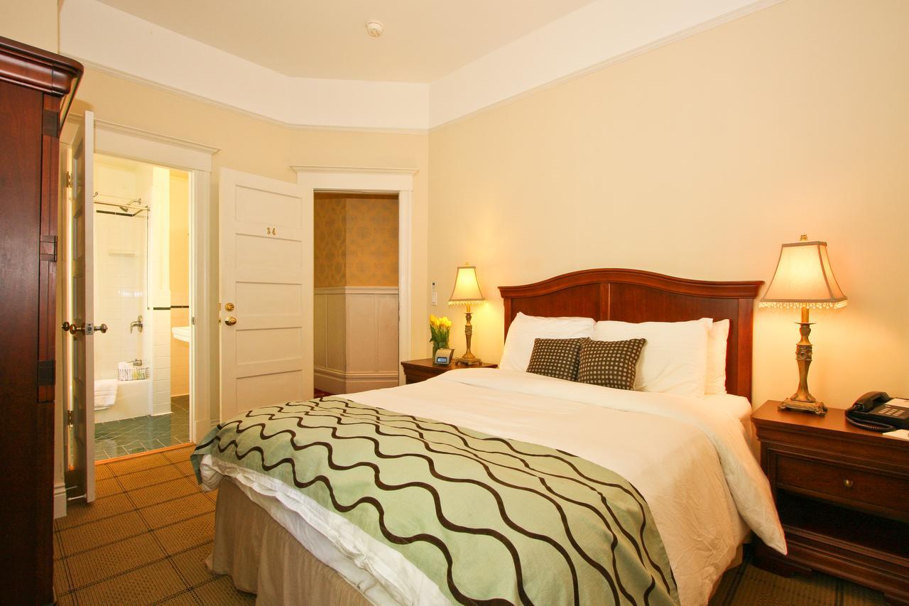 Queen Room with Private Bath