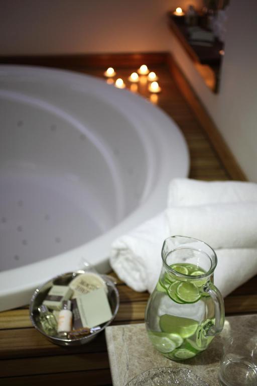 Classic Room with Hot Tub