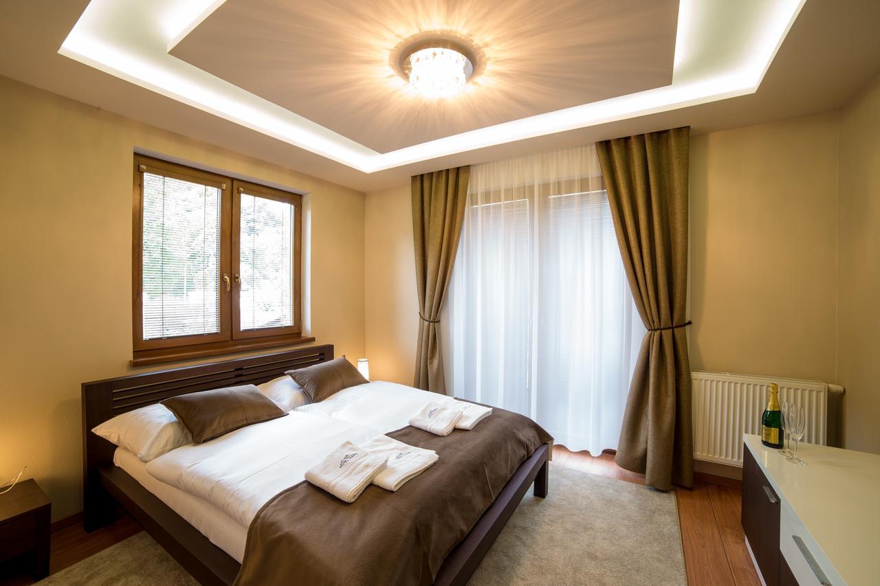 Deluxe Double Room with Shower