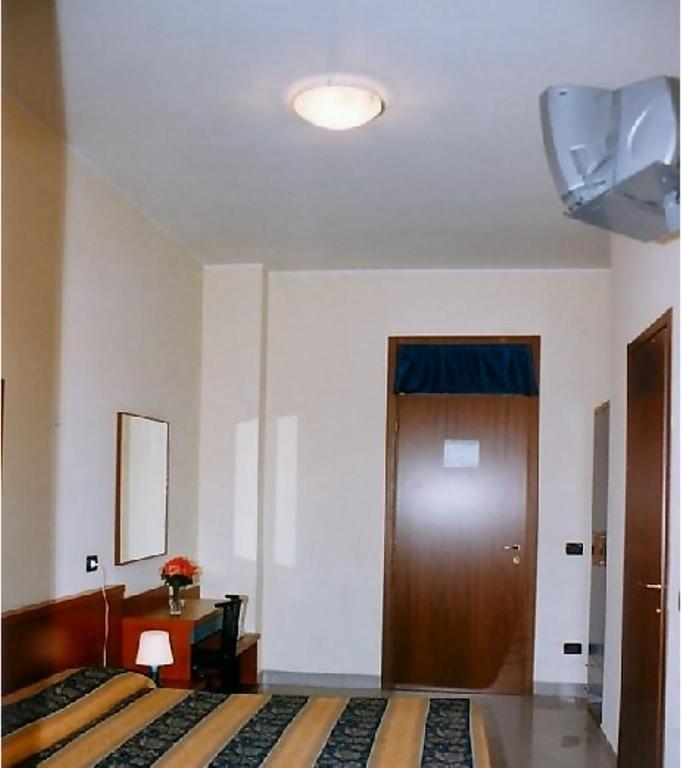 Triple Room with Shared Bathroom